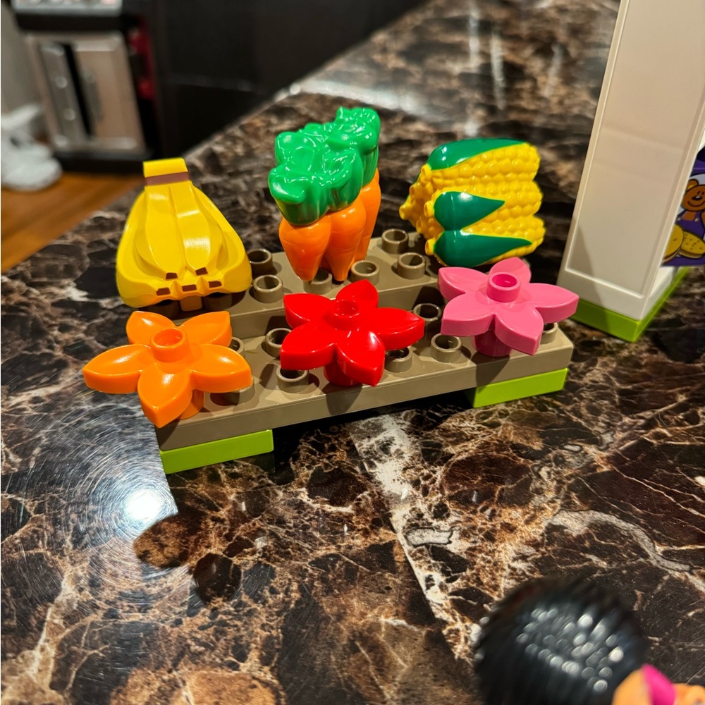 Lego Duplo 63 PC Supermarket #5604 - Picture 3 of 16